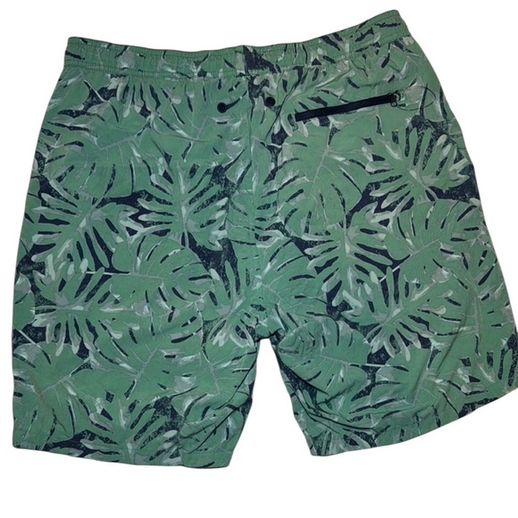 Kirkland Signature Men’s Palm Leaf Print Swim Shorts Size Large - Picture 3 of 7
